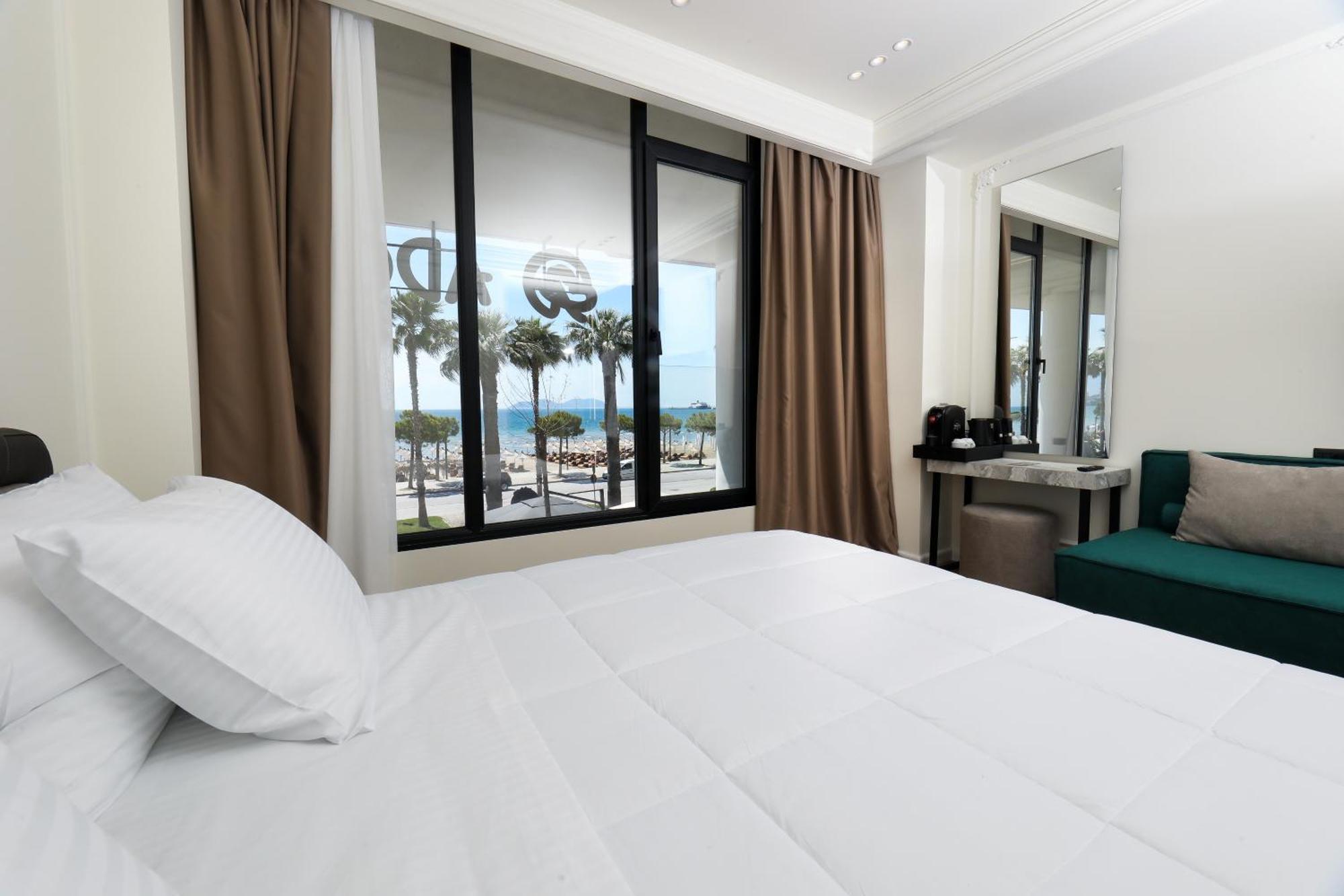 Hotel Adore Vlorë Екстериор снимка