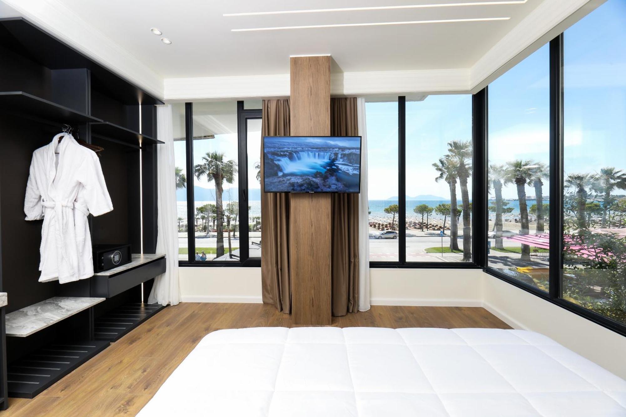 Hotel Adore Vlorë Екстериор снимка